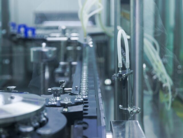 Closed-loop-production-line-ensuring-absolute-sterility-at-Vinphaco