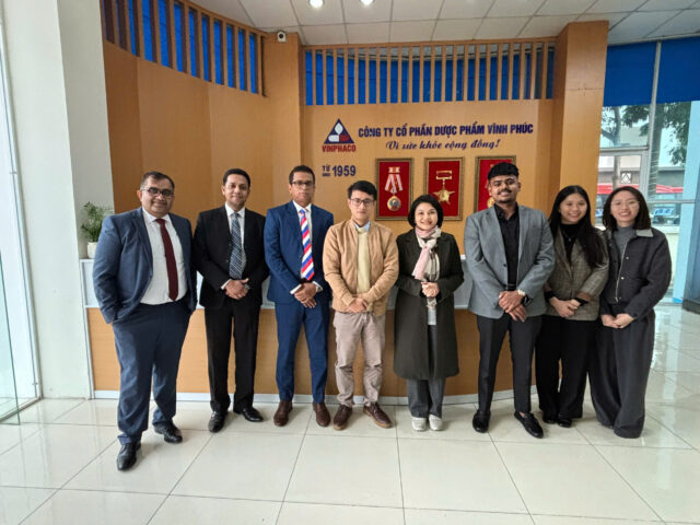 Sri Lanka delegation at Vinh Phuc Factory